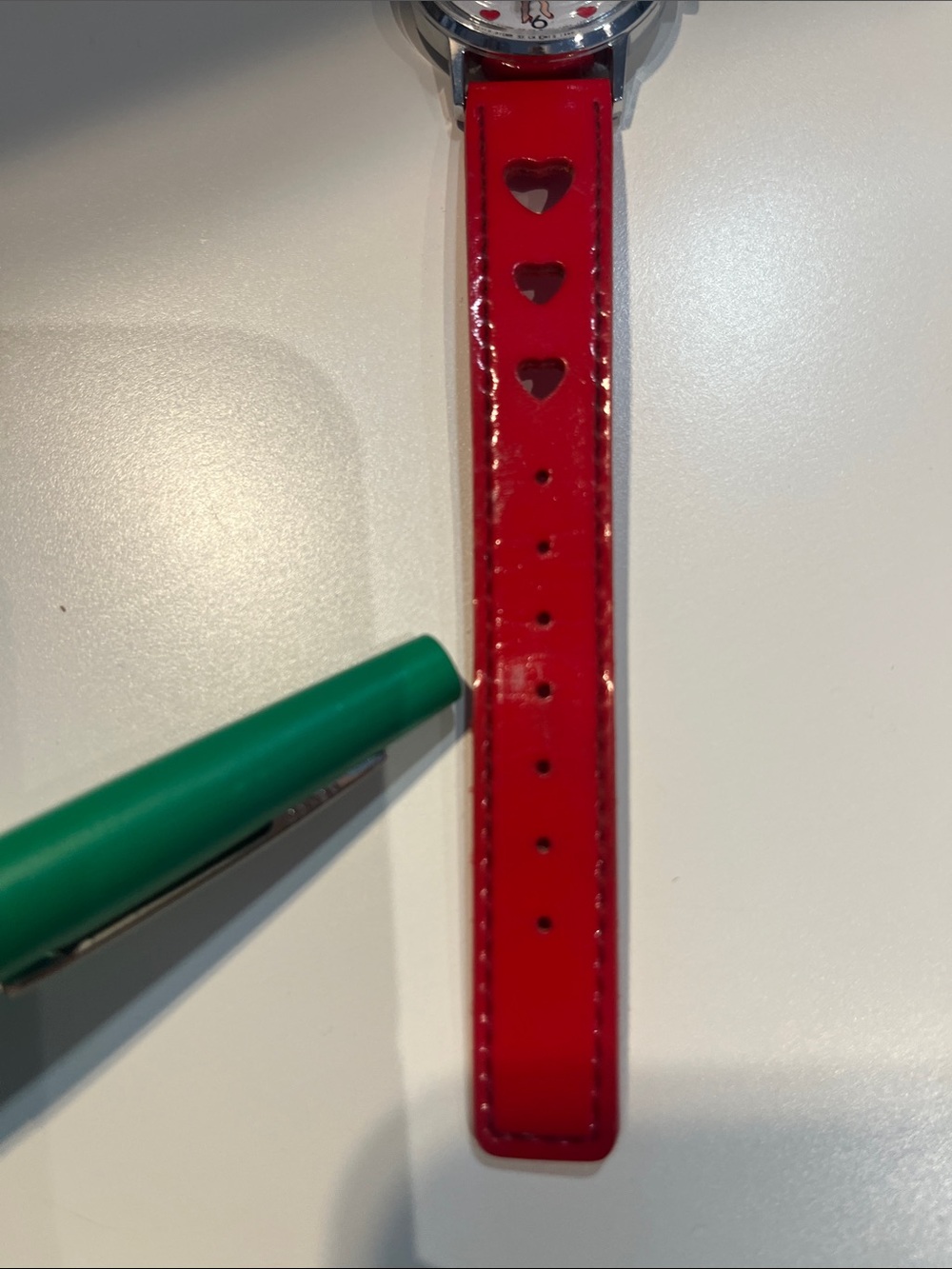 Betty Boop Red Heart Cutout Strap Watch - Picture 4 of 5